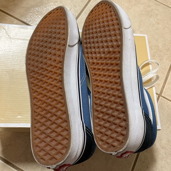 Vans Old Skool Shoe - Picture 3 of 3